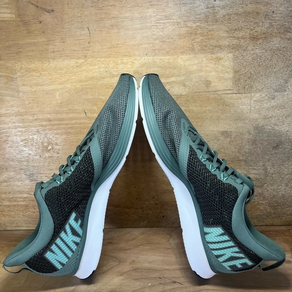 Nike Air Zoom Strike Mens Size 11 Running Shoes Sneakers Green AJ0189-301